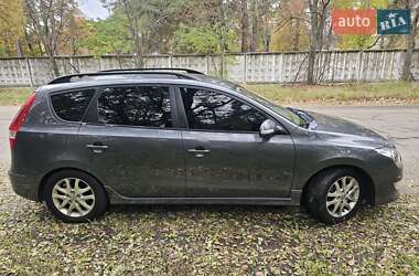 Універсал Hyundai i30 2010 в  фото 30 Універсал Hyundai i30 2010 в