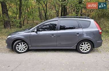 Універсал Hyundai i30 2010 в  фото 39 Універсал Hyundai i30 2010 в