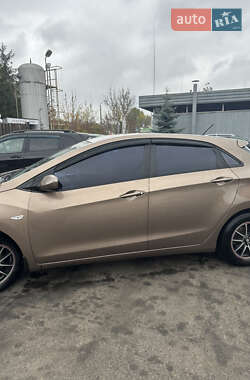 Хетчбек Hyundai i30 2012 в  фото 5 Хетчбек Hyundai i30 2012 в