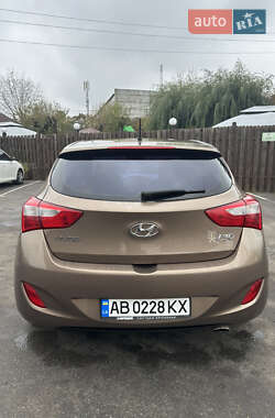 Хетчбек Hyundai i30 2012 в  фото 7 Хетчбек Hyundai i30 2012 в