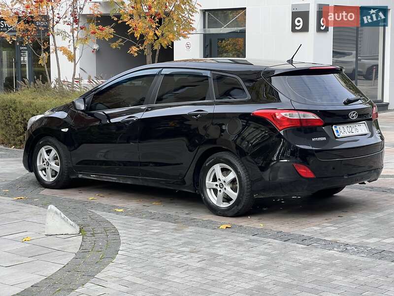 Універсал Hyundai i30 2014 в Києві фото 15 Універсал Hyundai i30 2014 в Києві