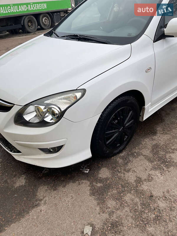 Хетчбек Hyundai i30 2010 в Чернігові фото 5 Хетчбек Hyundai i30 2010 в Чернігові