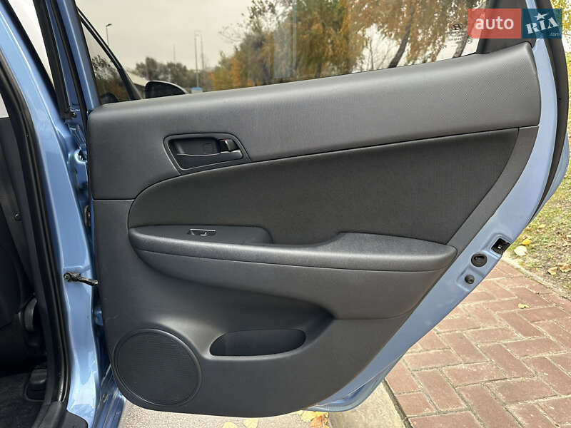 Хетчбек Hyundai i30 2011 в Києві фото 40 Хетчбек Hyundai i30 2011 в Києві
