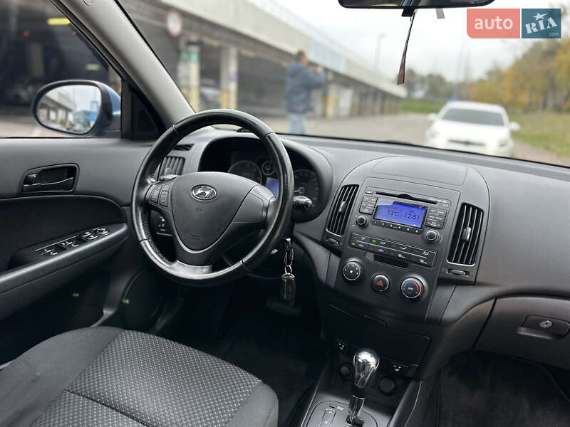 Хетчбек Hyundai i30 2011 в Києві фото 47 Хетчбек Hyundai i30 2011 в Києві
