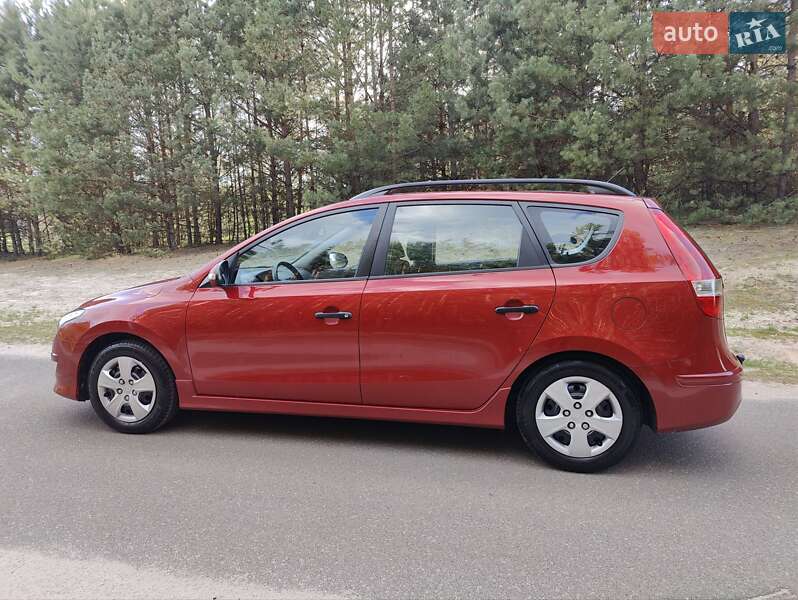 Универсал Hyundai i30 2011 в Киеве