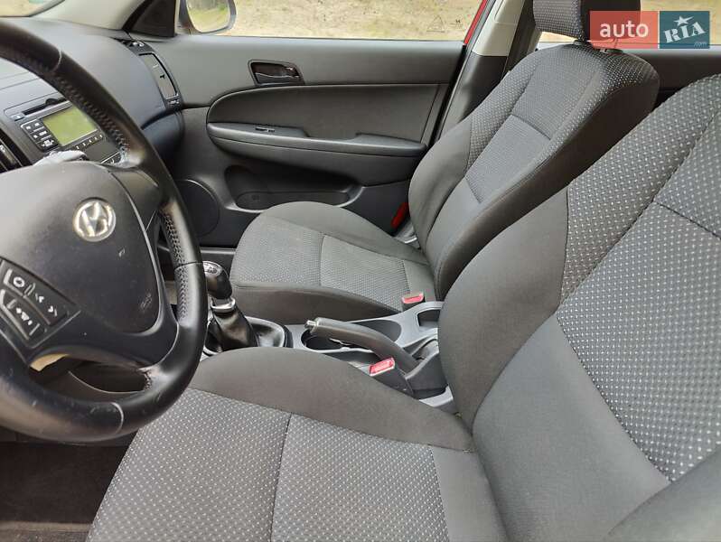 Универсал Hyundai i30 2011 в Киеве