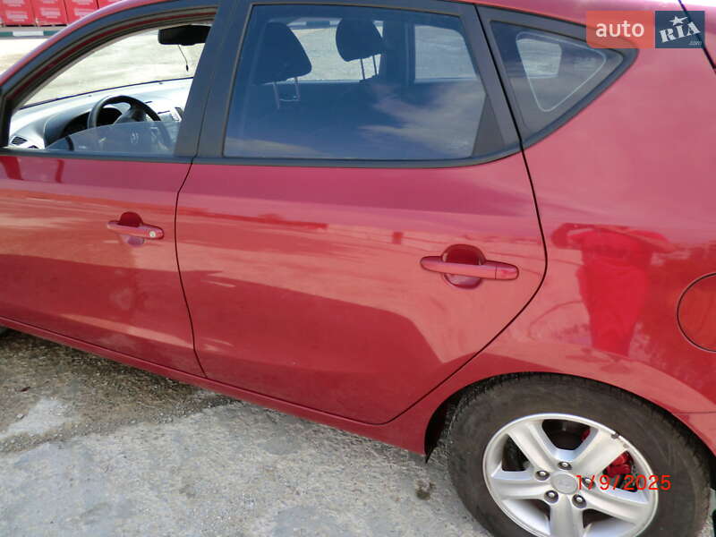 Хэтчбек Hyundai i30 2008 в Никополе