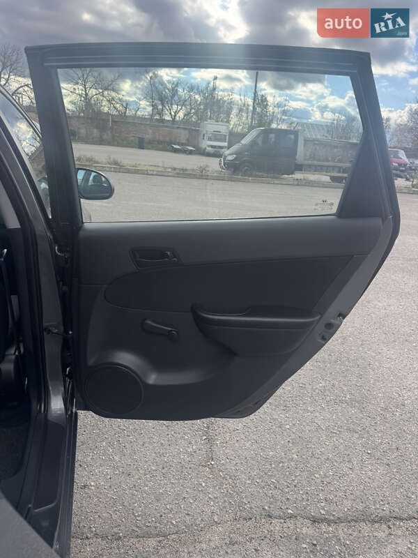 Універсал Hyundai i30 2009 в Білій Церкві фото 17 Універсал Hyundai i30 2009 в Білій Церкві