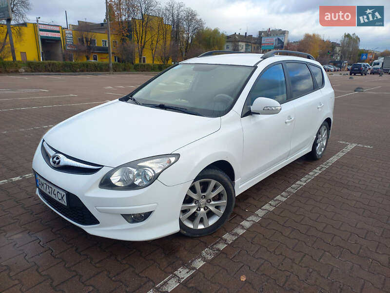 Універсал Hyundai i30 2011 в Житомирі