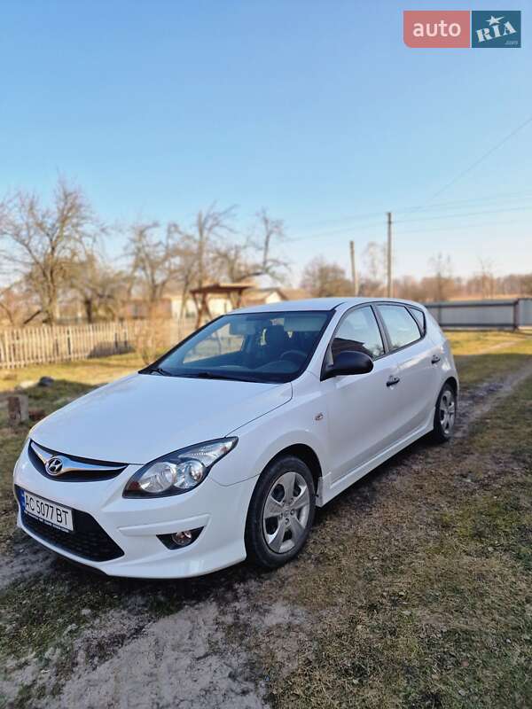 Хэтчбек Hyundai i30 2011 в Луцке фото 6 Хэтчбек Hyundai i30 2011 в Луцке