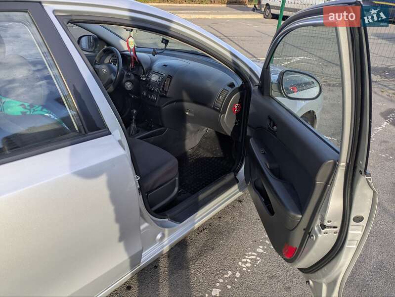 Універсал Hyundai i30 2008 в Львові фото 13 Універсал Hyundai i30 2008 в Львові