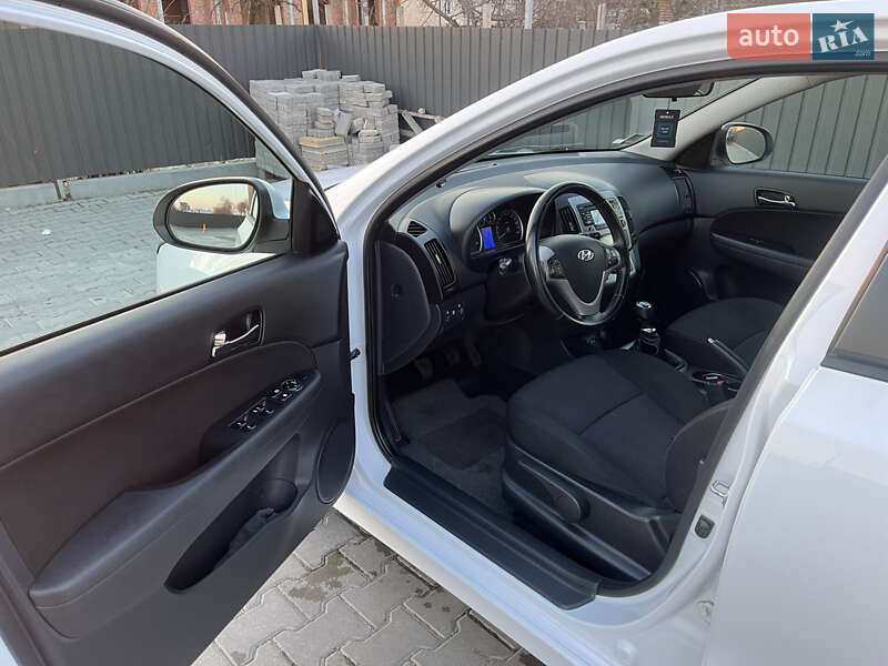 Хэтчбек Hyundai i30 2011 в Львове фото 6 Хэтчбек Hyundai i30 2011 в Львове