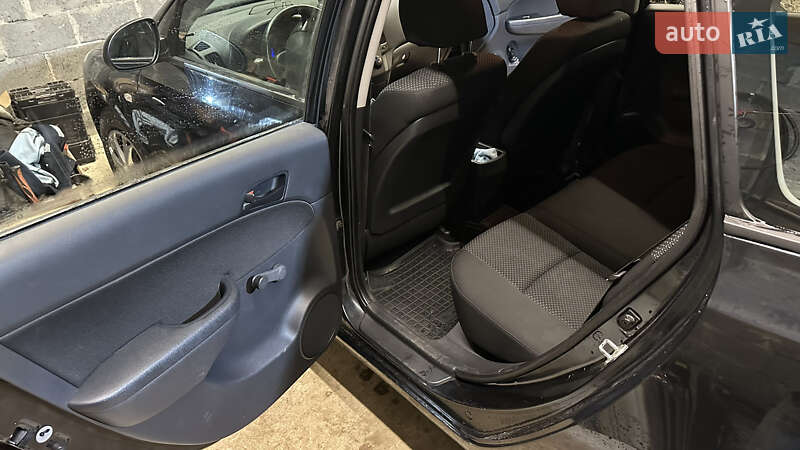 Універсал Hyundai i30 2009 в Львові фото 24 Універсал Hyundai i30 2009 в Львові