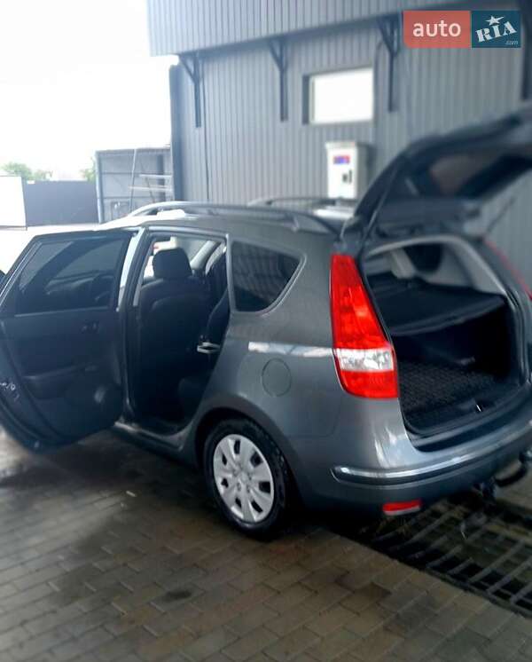 Універсал Hyundai i30 2008 в Шишаках