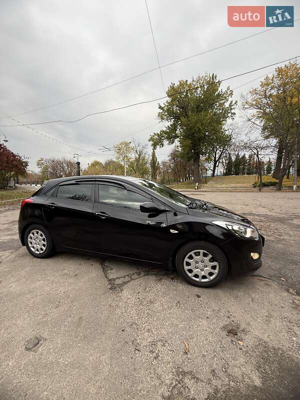 Хэтчбек Hyundai i30 2014 в Сумах