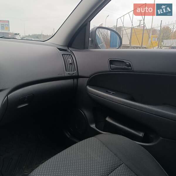 Универсал Hyundai i30 2011 в Броварах