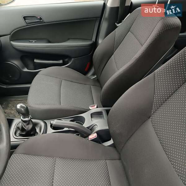 Универсал Hyundai i30 2011 в Броварах