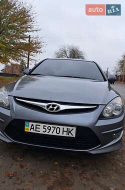 Универсал Hyundai i30 2011 в Новомосковске