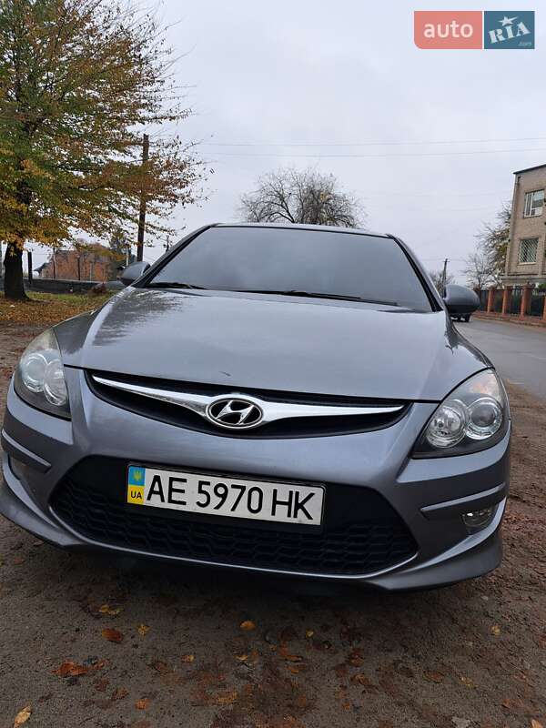 Универсал Hyundai i30 2011 в Новомосковске фото Универсал Hyundai i30 2011 в Новомосковске