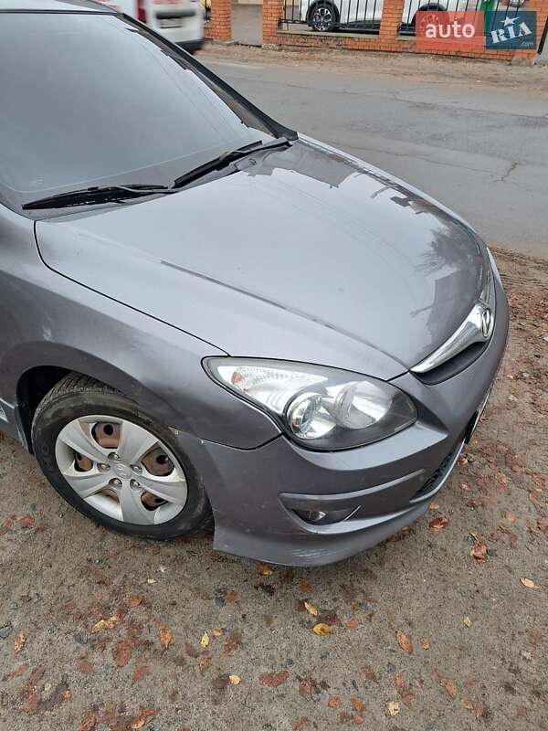 Универсал Hyundai i30 2011 в Новомосковске фото 18 Универсал Hyundai i30 2011 в Новомосковске