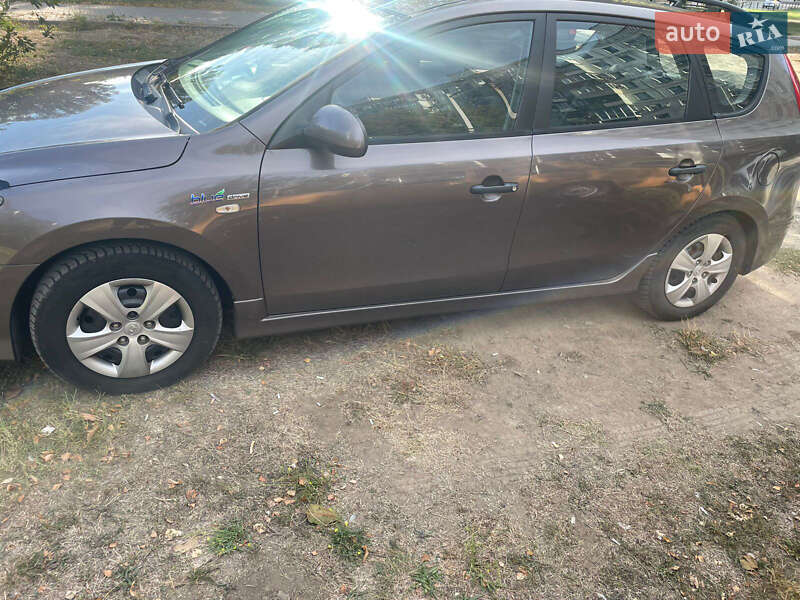 Універсал Hyundai i30 2011 в Запоріжжі