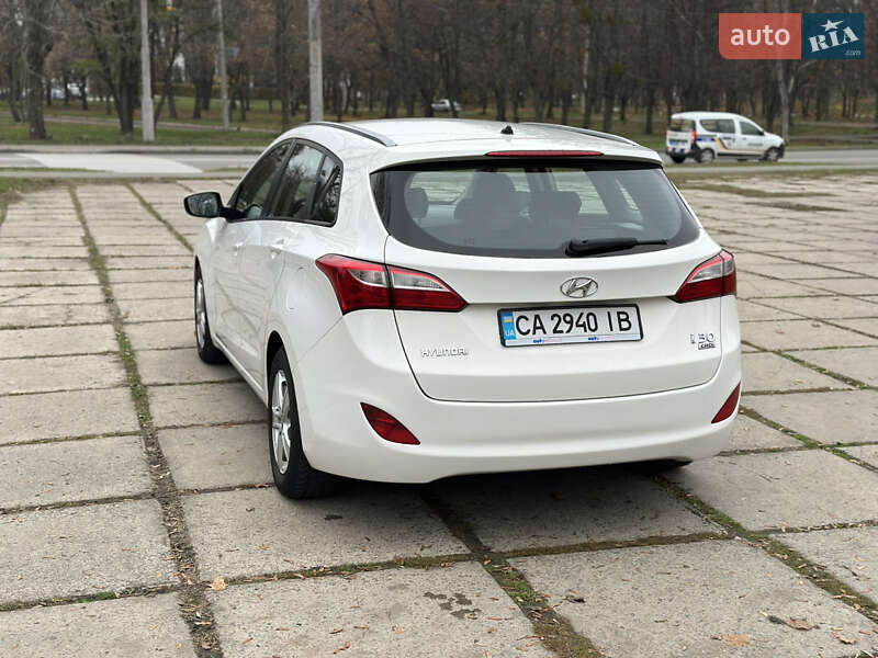 Универсал Hyundai i30 2013 в Харькове