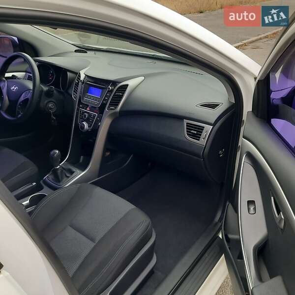 Хэтчбек Hyundai i30 2012 в Киеве фото 6 Хэтчбек Hyundai i30 2012 в Киеве