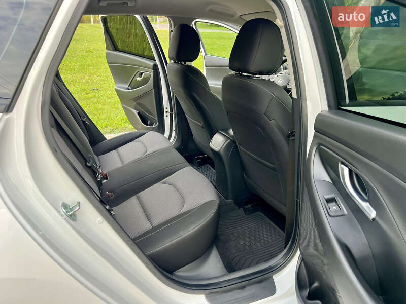 Універсал Hyundai i30 2021 в Рівному