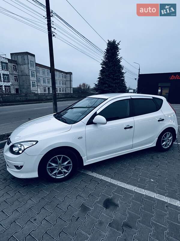 Хэтчбек Hyundai i30 2011 в Виннице