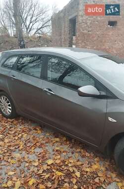 Универсал Hyundai i30 2013 в Мироновке