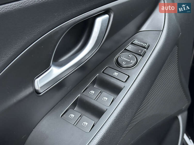 Фастбек Hyundai i30 2019 в Києві фото 32 Фастбек Hyundai i30 2019 в Києві