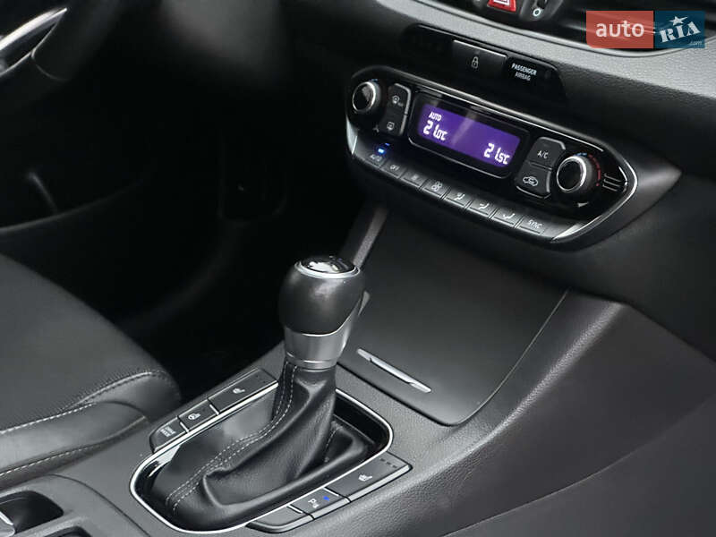 Фастбек Hyundai i30 2019 в Києві фото 35 Фастбек Hyundai i30 2019 в Києві