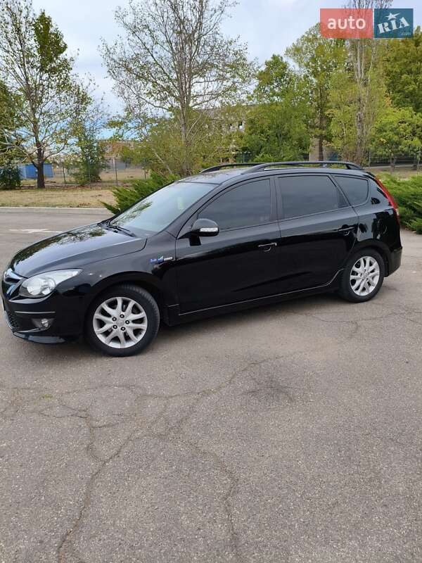 Универсал Hyundai i30 2011 в Николаеве фото 10 Универсал Hyundai i30 2011 в Николаеве