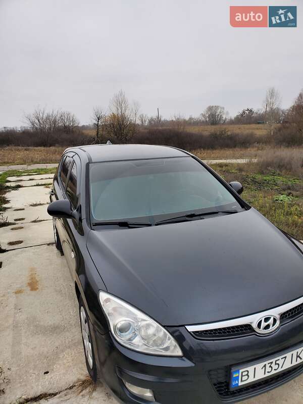 Хетчбек Hyundai i30 2008 в Чутовому