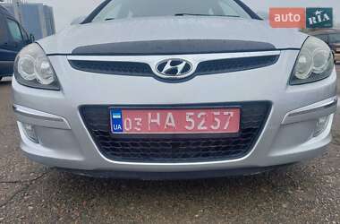 Универсал Hyundai i30 2009 в Чернигове