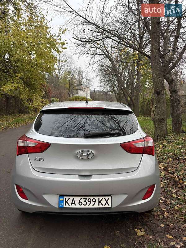 Хэтчбек Hyundai i30 2014 в Киеве