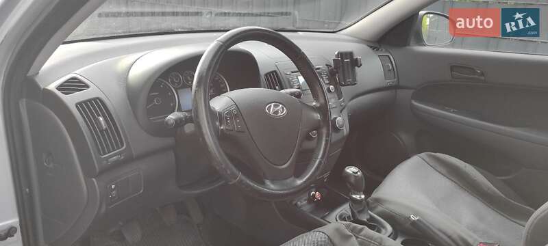 Хетчбек Hyundai i30 2011 в Костопілі фото 2 Хетчбек Hyundai i30 2011 в Костопілі