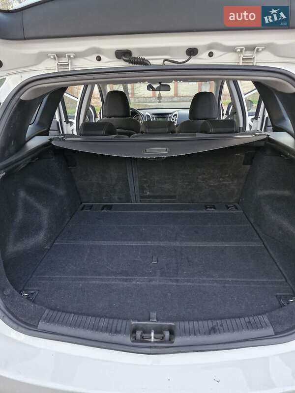 Универсал Hyundai i30 2013 в Запорожье фото 10 Универсал Hyundai i30 2013 в Запорожье