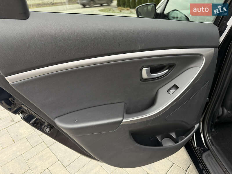 Універсал Hyundai i30 2012 в Луцьку фото 18 Універсал Hyundai i30 2012 в Луцьку