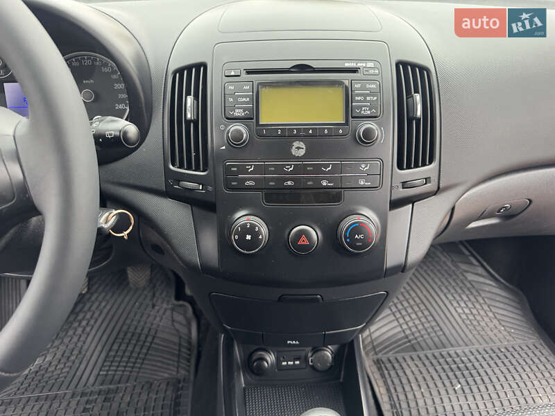 Універсал Hyundai i30 2010 в Рівному фото 25 Універсал Hyundai i30 2010 в Рівному