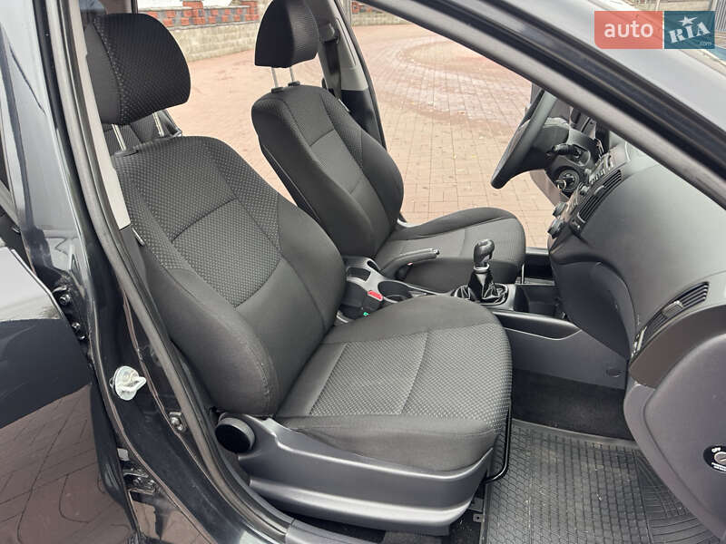 Універсал Hyundai i30 2010 в Рівному фото 32 Універсал Hyundai i30 2010 в Рівному