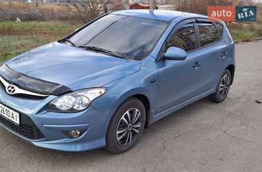 Хэтчбек Hyundai i30 2010 в Кривом Роге