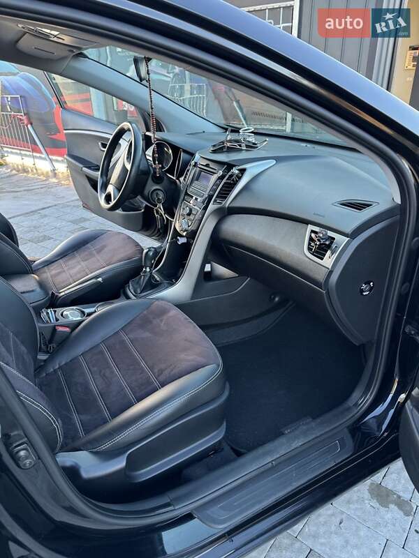 Хэтчбек Hyundai i30 2013 в Немирове