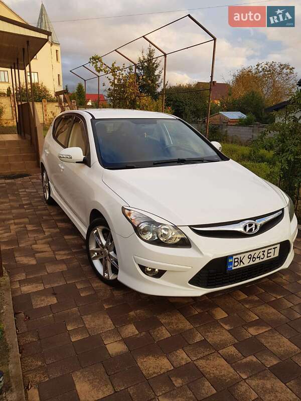 Хетчбек Hyundai i30 2009 в Рівному