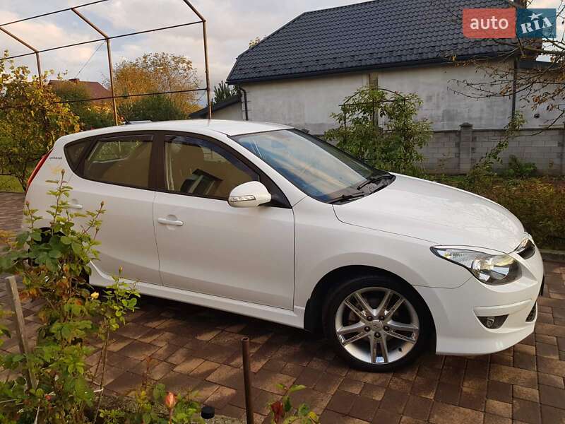 Хетчбек Hyundai i30 2009 в Рівному