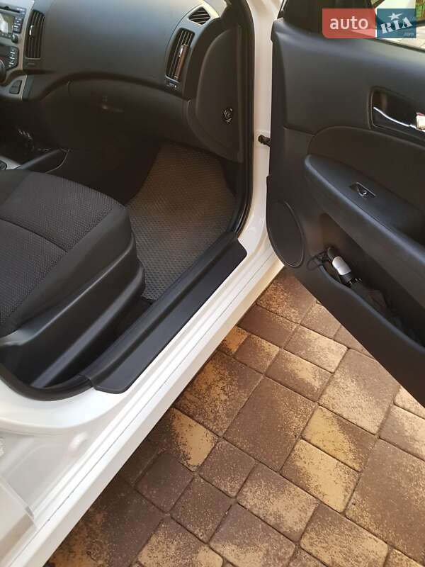 Хетчбек Hyundai i30 2009 в Рівному фото 15 Хетчбек Hyundai i30 2009 в Рівному