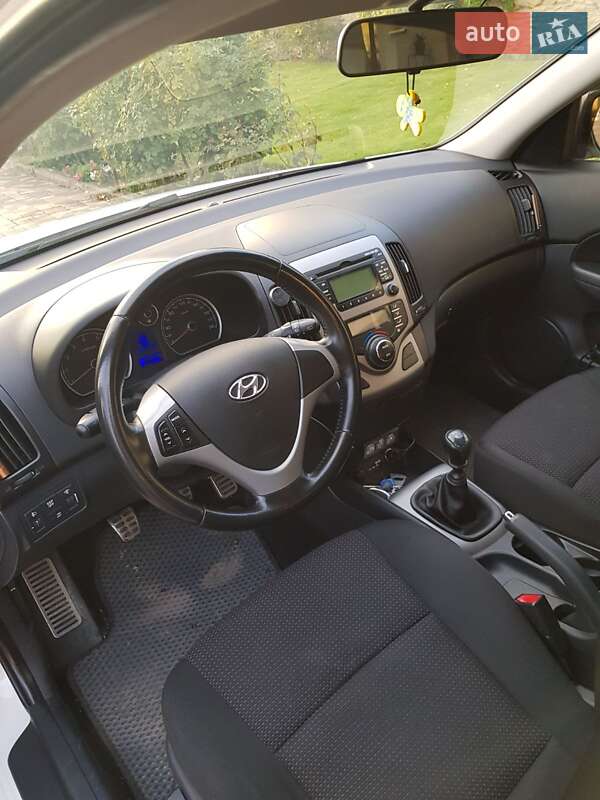 Хетчбек Hyundai i30 2009 в Рівному фото 21 Хетчбек Hyundai i30 2009 в Рівному