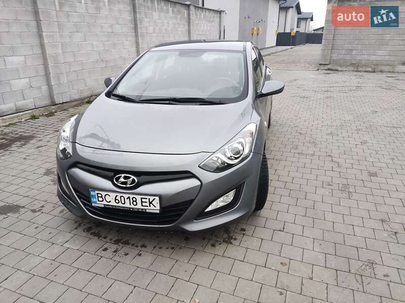 Хэтчбек Hyundai i30 2014 в Львове