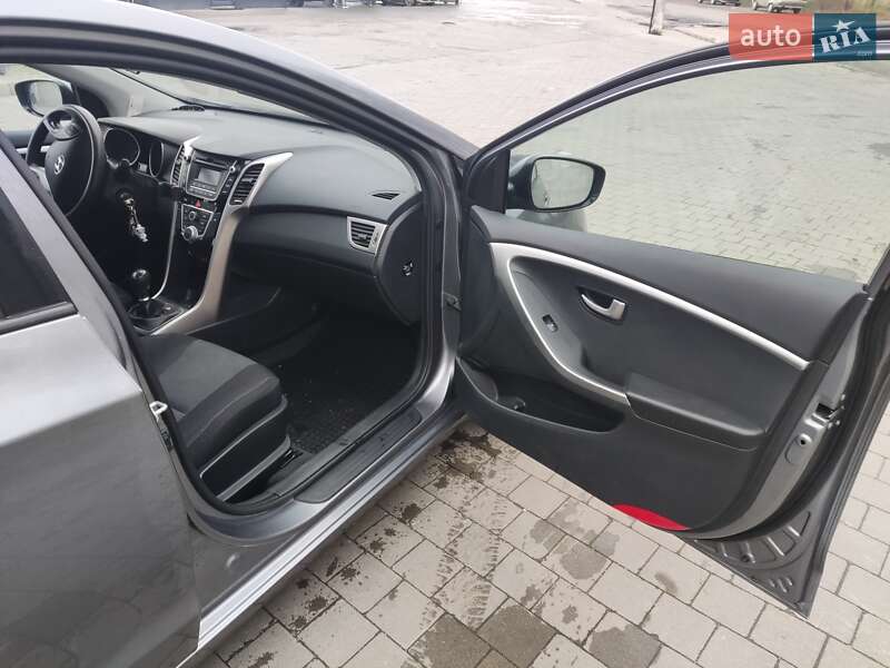 Хэтчбек Hyundai i30 2014 в Львове