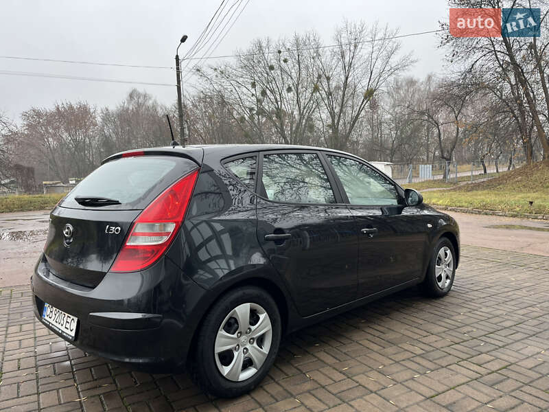Хэтчбек Hyundai i30 2010 в Чернигове